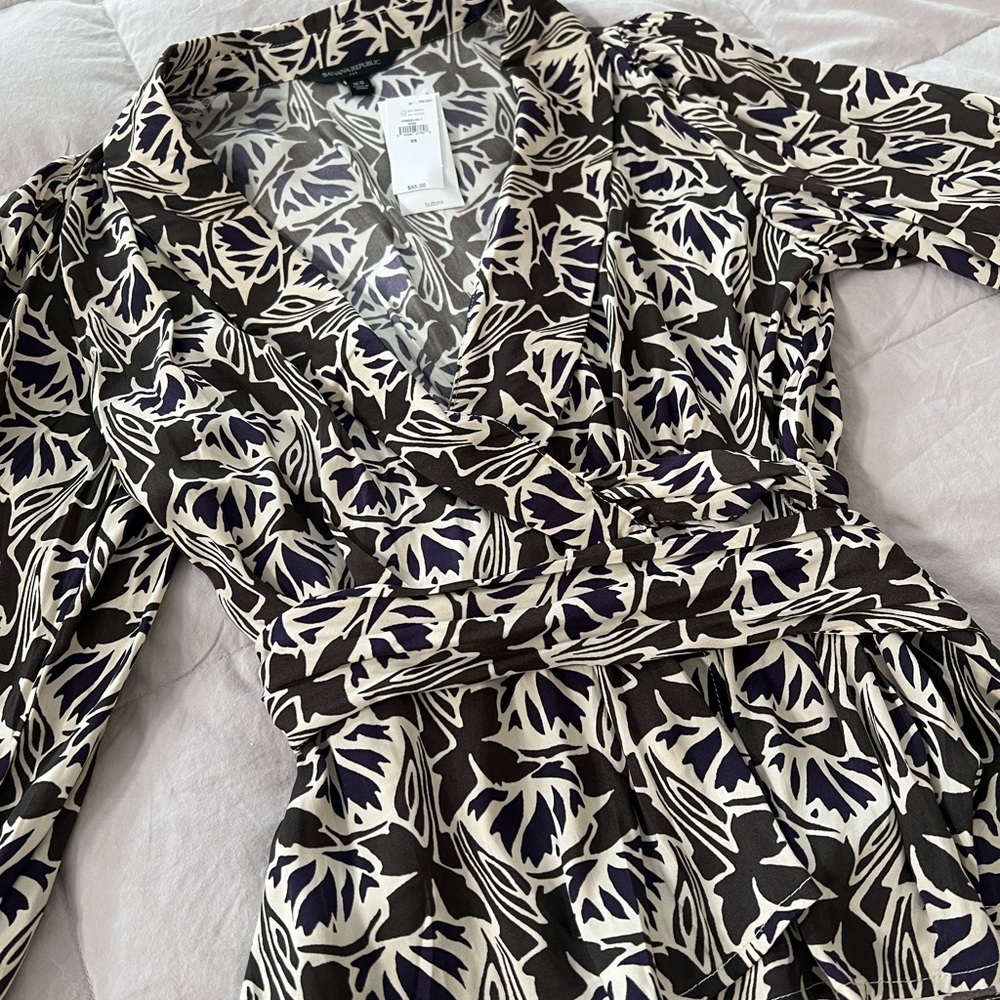 Banana Republic women’s wrap shirt